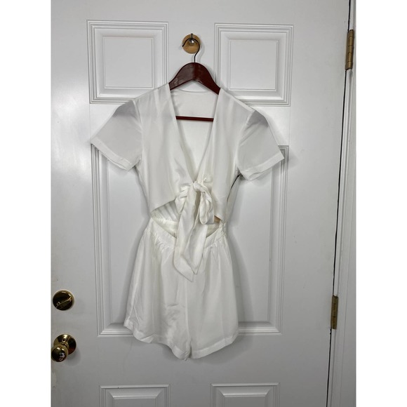Superdown Joya Tie Front White Romper XXS NWT - Picture 2 of 7